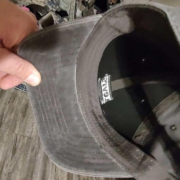 Levi hat - Picture 2 of 2